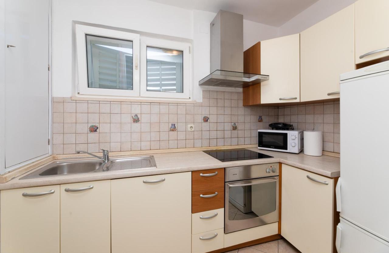 Apartment Nona - Center, 150 Meters From The Beach Supetar Extérieur photo