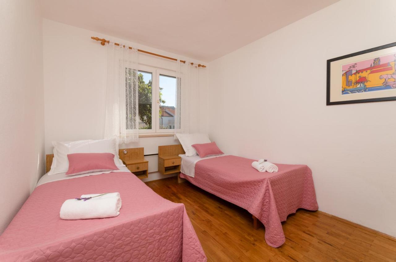 Apartment Nona - Center, 150 Meters From The Beach Supetar Extérieur photo